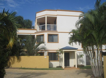 Urangan QLD Accommodation Adelaide