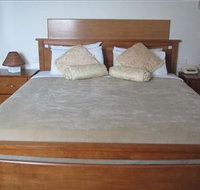 The Plough Hotel - Accommodation Adelaide