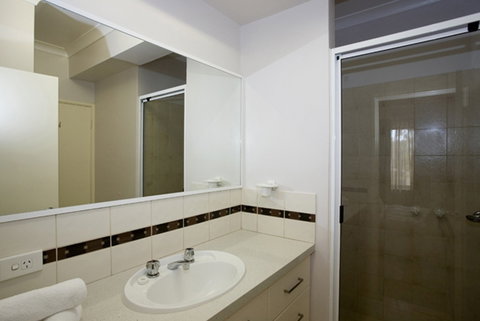 Regal Apartments - Accommodation Adelaide 4