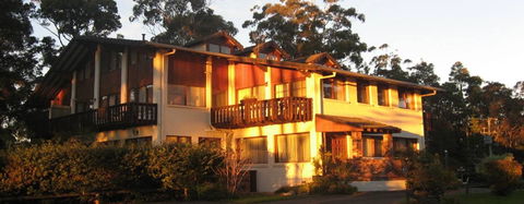 Chalet Swisse Spa Retreat - Accommodation Adelaide 4