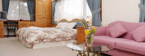 Chalet Swisse Spa Retreat - Accommodation Adelaide 5