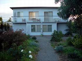 Salty Grape Beach House - Accommodation Adelaide 0