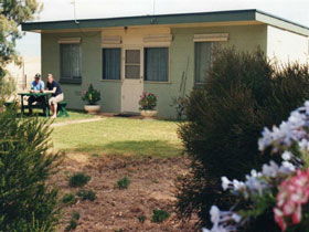 Oaklands Fishing Cottage - Accommodation Adelaide 0