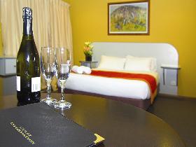 Victoria Hotel - Strathalbyn - Accommodation Adelaide 0