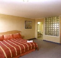 Lighthouse Hotel - Accommodation Adelaide