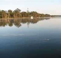 Bentley Waterfront - Accommodation Adelaide