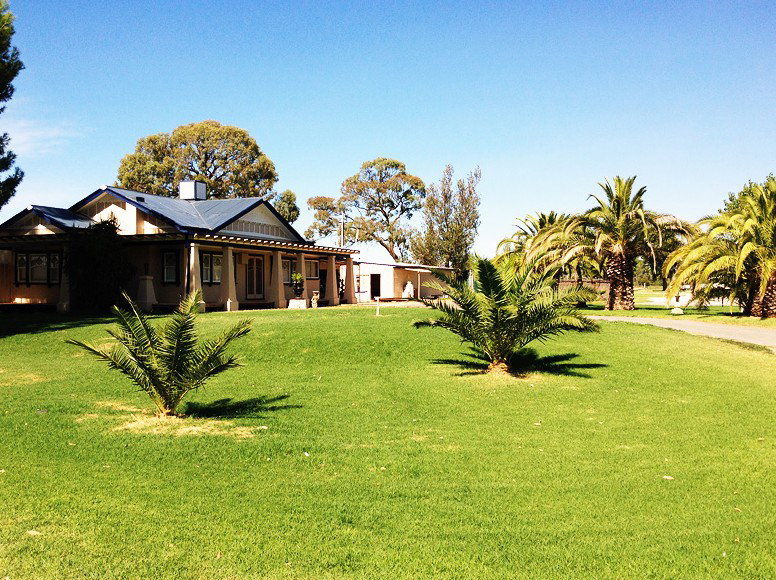 Curlwaa NSW Accommodation Adelaide