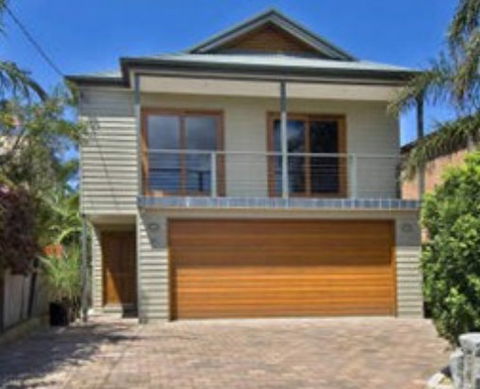 A Beach House Near Manly Two - Accommodation Adelaide 0