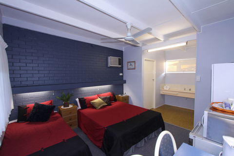 Moore Park Beach Motel - Accommodation Adelaide 0