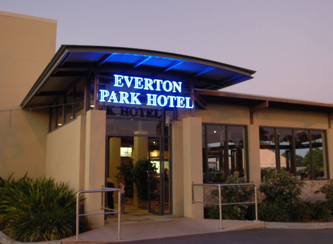 Everton Hills QLD Accommodation Adelaide