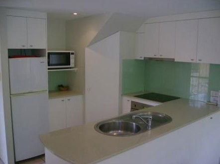 A Tropical Nite - Accommodation Adelaide 1