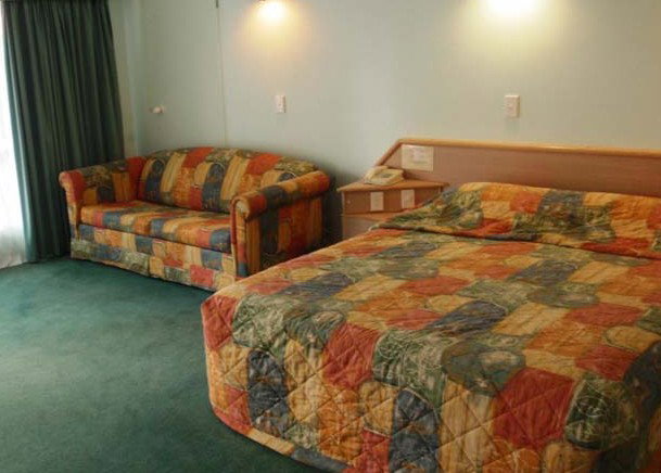 Runaway Bay QLD Accommodation Adelaide