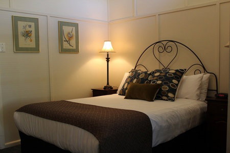 Woodend VIC Accommodation Adelaide