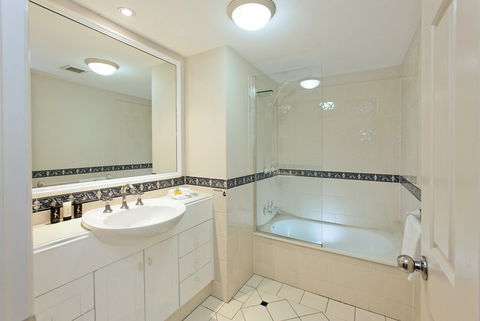 La Grande Apartments Broadbeach - Accommodation Adelaide 3