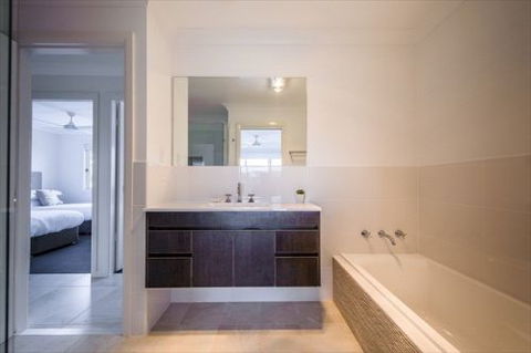 Escape At Nobbys - Accommodation Adelaide 5