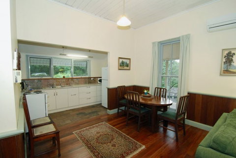 Fernridge Farm Cottage - Accommodation Adelaide 5