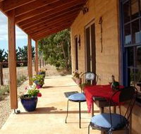 Dee's Villa - Accommodation Adelaide