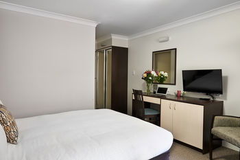 175 (formerly Wesley Lodge) - Accommodation Adelaide 9