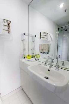 Miami Hotel Melbourne - Accommodation Adelaide 3