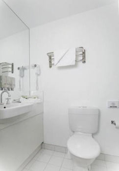 Miami Hotel Melbourne - Accommodation Adelaide 11