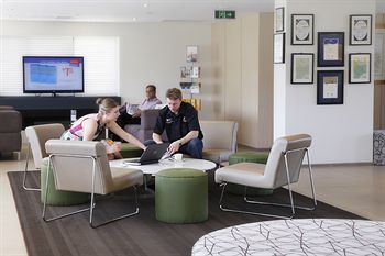Alpha Hotel Eastern Creek - Accommodation Adelaide 2