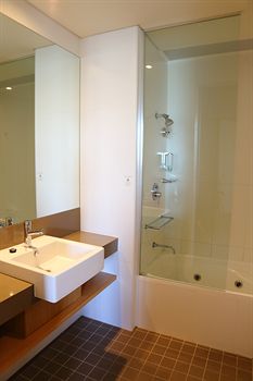 Alpha Hotel Eastern Creek - Accommodation Adelaide 17