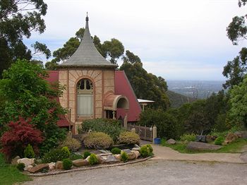 A Camelot Tower & Penthouse - Accommodation Adelaide 13