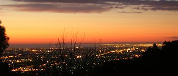 A Camelot Tower & Penthouse - Accommodation Adelaide 15