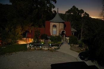 A Camelot Tower & Penthouse - Accommodation Adelaide 16