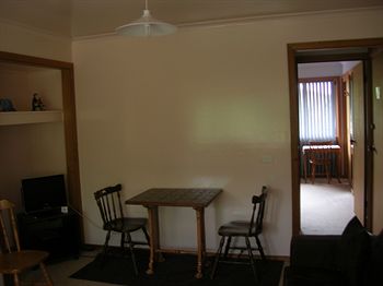 A Camelot Tower & Penthouse - Accommodation Adelaide 17