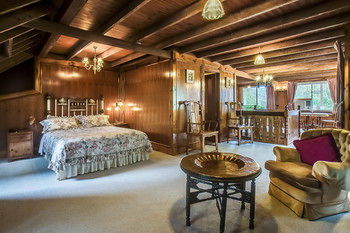 A Camelot Tower & Penthouse - Accommodation Adelaide 36