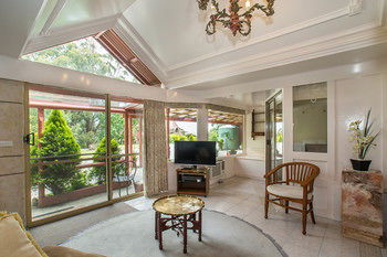 A Camelot Tower & Penthouse - Accommodation Adelaide 44