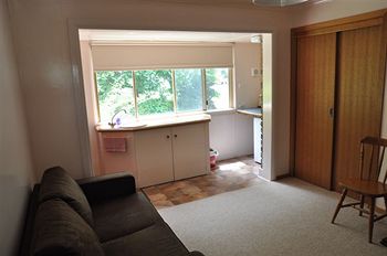 A Camelot Tower & Penthouse - Accommodation Adelaide 2