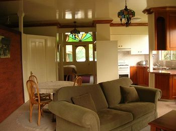 A Camelot Tower & Penthouse - Accommodation Adelaide 3