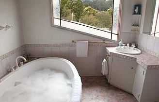 A Camelot Tower & Penthouse - Accommodation Adelaide 5