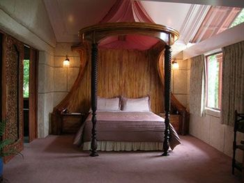 A Camelot Tower & Penthouse - Accommodation Adelaide 6