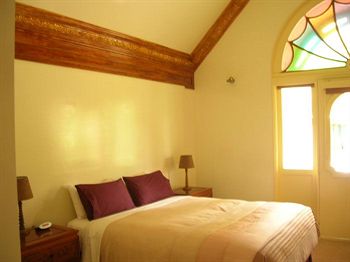 A Camelot Tower & Penthouse - Accommodation Adelaide 7