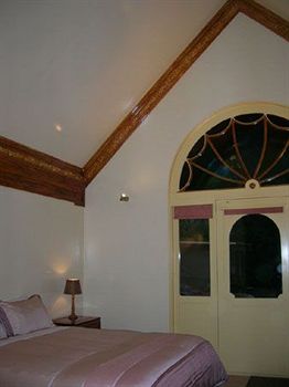A Camelot Tower & Penthouse - Accommodation Adelaide 8