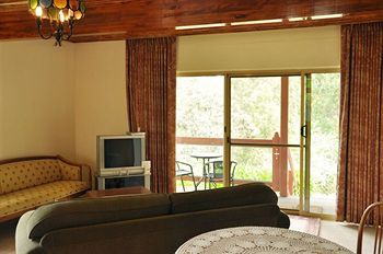 A Camelot Tower & Penthouse - Accommodation Adelaide 10