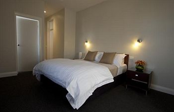 The Huskisson - Accommodation Adelaide 2