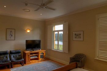 Tizzana Winery Bed & Breakfast - Accommodation Adelaide 5