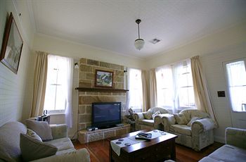 Singletons Retreat - Accommodation Adelaide 8