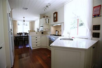 Singletons Retreat - Accommodation Adelaide 11