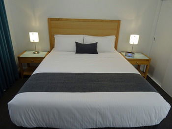 Best Western Fawkner Suites & Serviced Apartments - Accommodation Adelaide 0
