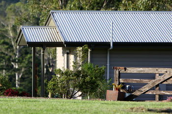 Yabbaloumba Retreat - Accommodation Adelaide 0