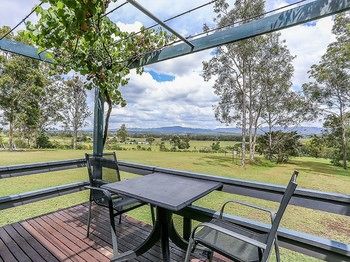 Vineyard Hill - Accommodation Adelaide 6