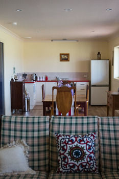 The Wattle Lodge - Accommodation Adelaide 16