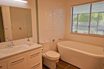 Moonee Beach Executive Retreat - Accommodation Adelaide 1