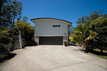 Moonee Beach Executive Retreat - Accommodation Adelaide 4