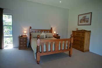 Moonee Beach Executive Retreat - Accommodation Adelaide 8